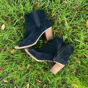 TOM’s Navy Blue Block Heel Women’s Sandals